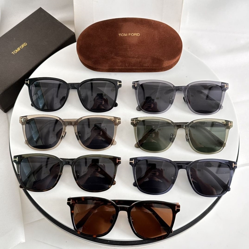 TOM FORD